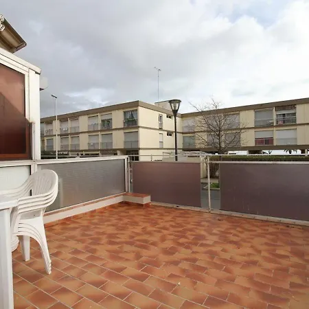 Apartment T1 Avec Grande Terrasse, Climatise, Proche Des Thermes, Equipe Lave-vaisselle Et Lave-linge - Fr-1-553-43