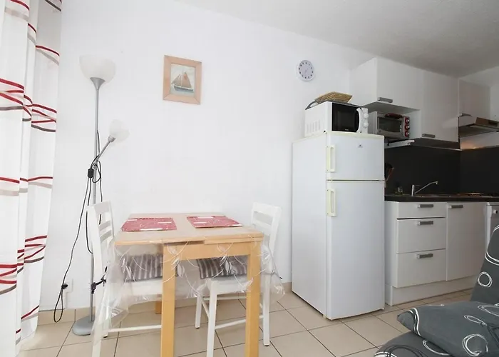 T1 Avec Grande Terrasse, Climatise, Proche Des Thermes, Equipe Lave-vaisselle Et Lave-linge - Fr-1-553-43 アパート *