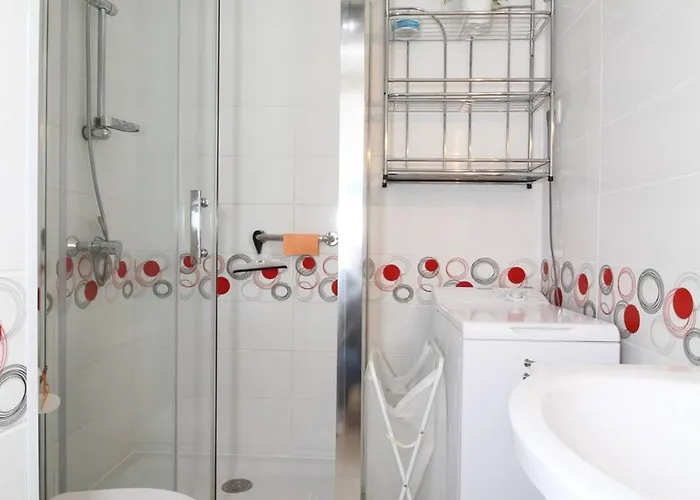 T1 Avec Grande Terrasse, Climatise, Proche Des Thermes, Equipe Lave-vaisselle Et Lave-linge - Fr-1-553-43 Apartmán